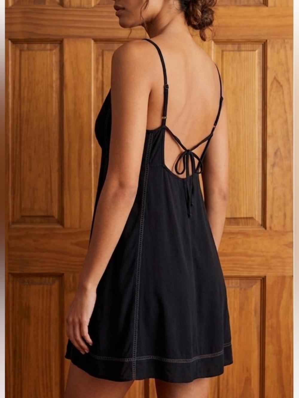 SUNDAY BEST🖤ARITZIA black v neck spaghetti strap open tie back mini dress